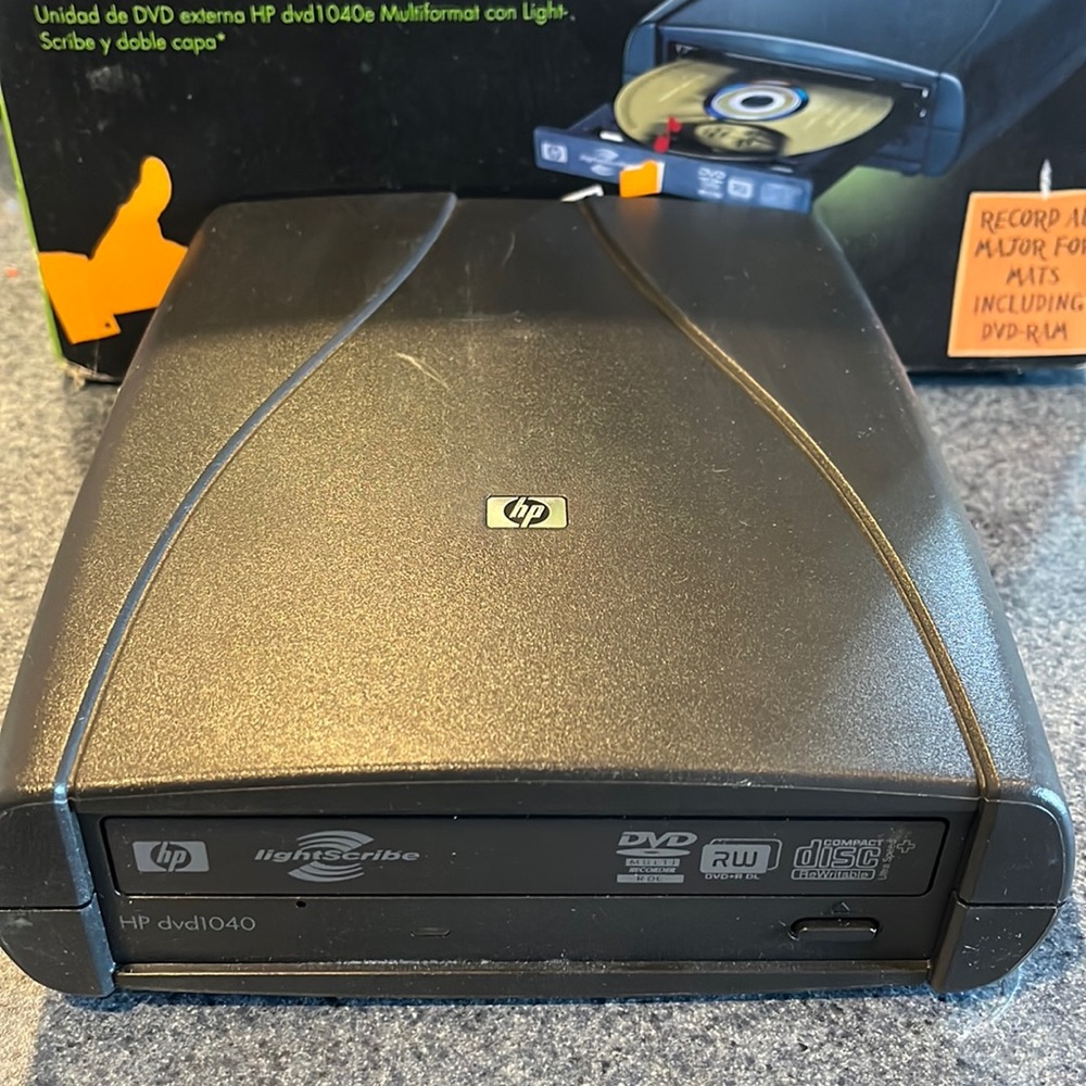 HP DVD 1040e: external 20 X multiformat, DVD writer